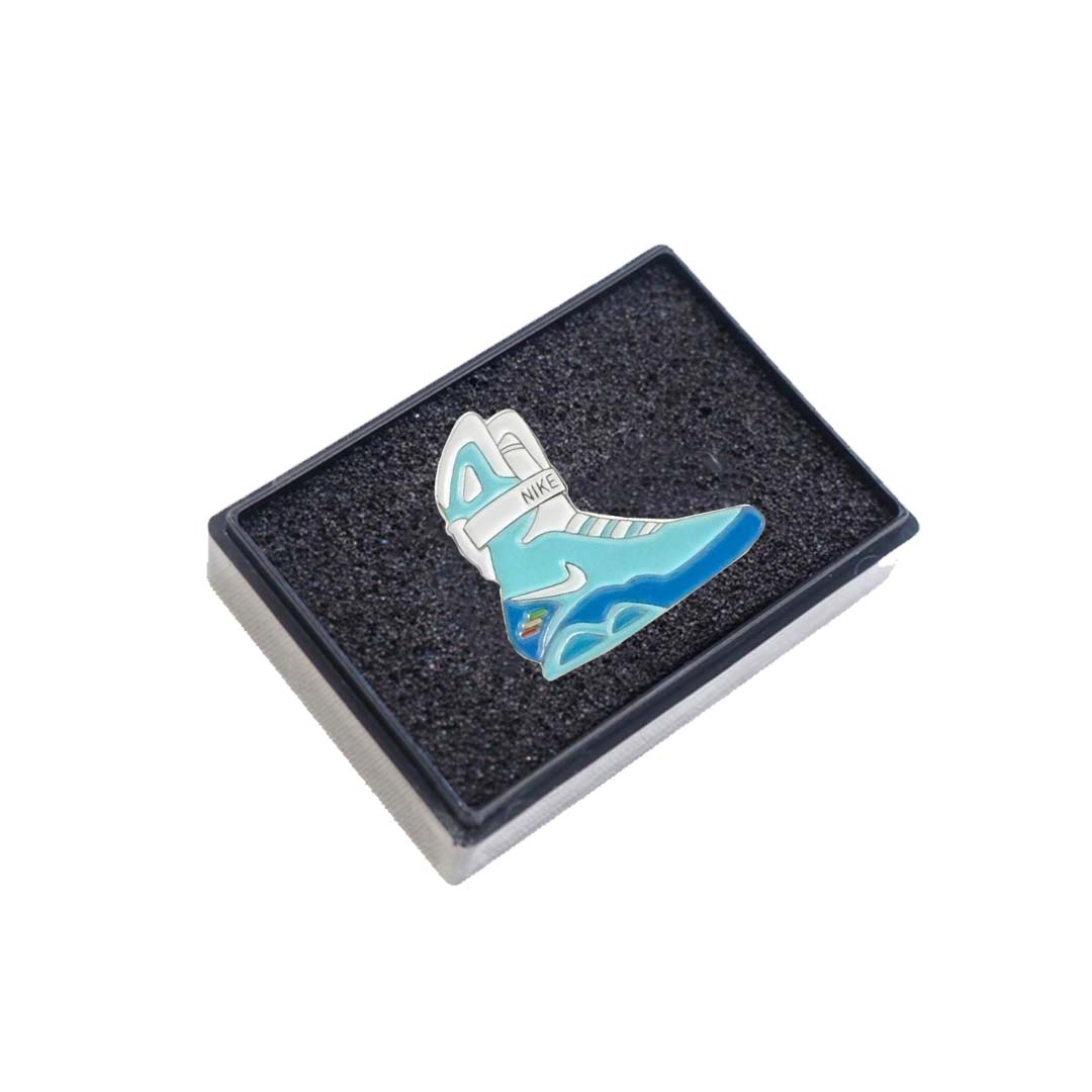 Air Mag Pin Badge